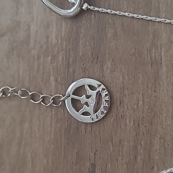 Trifari multi layer oval link silvertone necklace. - Picture 3 of 3